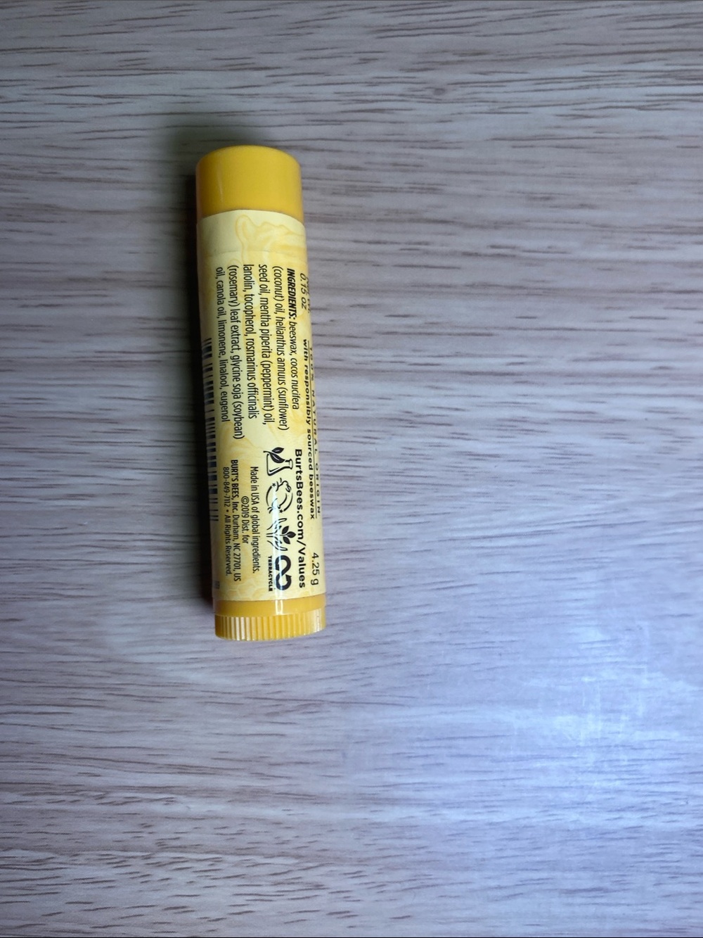 Burt's Bees Yellow Beeswax Lip Balm Tube - Picture 3 of 4